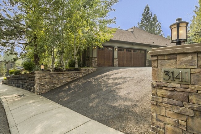 Building Photo - 3141 NW Shevlin Meadow Dr