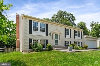 Building Photo - 2504 Tatnuck Ct