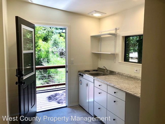 Building Photo - 10530 Woodside Dr