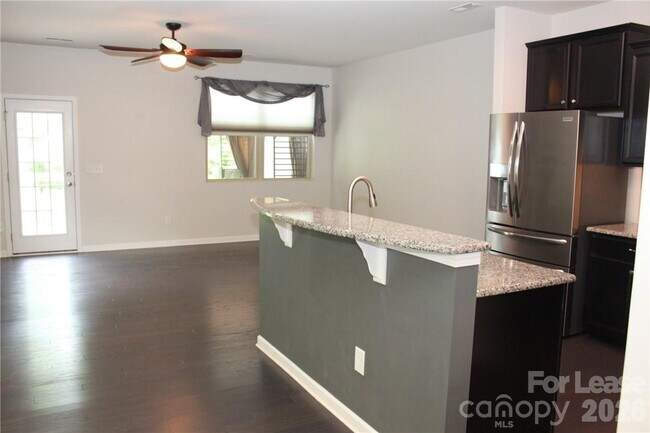 Foto del edificio - 6017 Sweetbay Ln