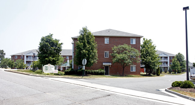 Building Photo - Parham Park Place I & II