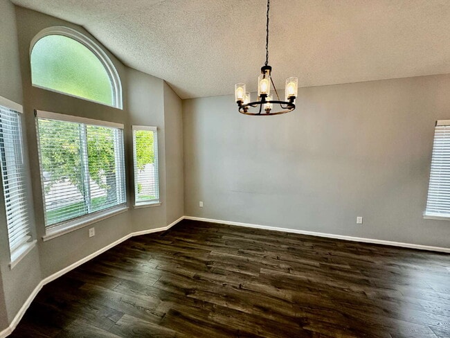 Building Photo - "Charming 3-Bed Highlands Ranch Home with ...