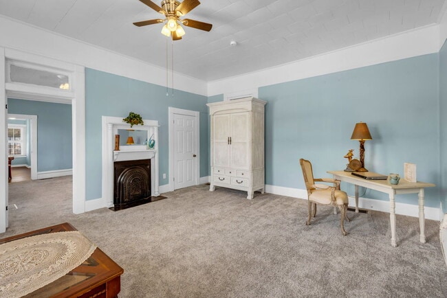Photo - 1100 SF suite/apt in Historic Home, 1 bed/...