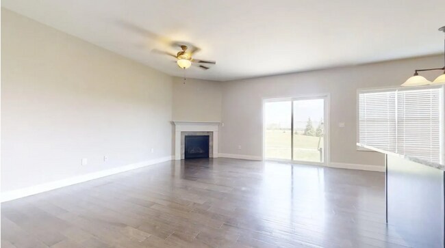 Building Photo - 756 Sedgegrass Dr