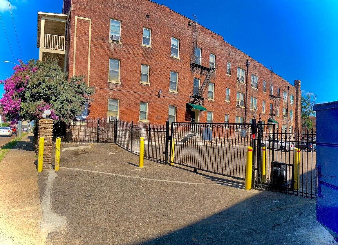 Colonial Apartments Apartments in Memphis, TN