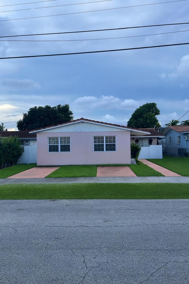 Photo - 3612 NW 5th St House