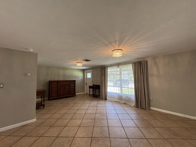 Building Photo - 927 Lemon Bay Dr