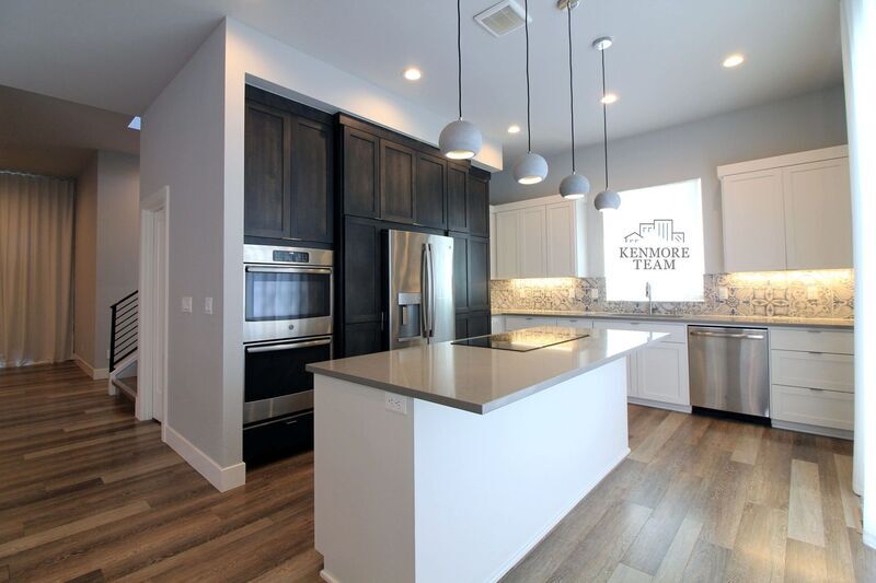 Foto principal - 425 Riverwood St