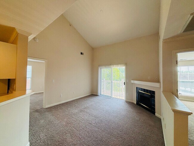 Building Photo - 209 S Knollwood Dr
