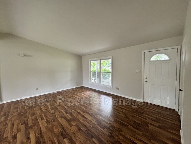 Foto del edificio - 236 W Crown Ln