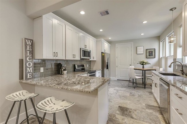 Foto del edificio - 656 N Eldridge Pkwy