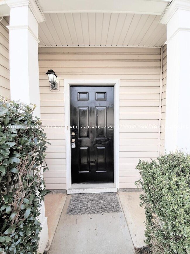 Building Photo - Large All Electric 3 BR, 2.5 Ba TH w/ Gara...