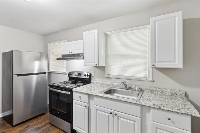Building Photo - 1608