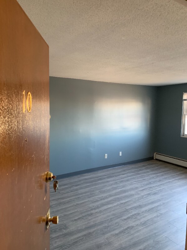 Primary Photo - 441 East Ave