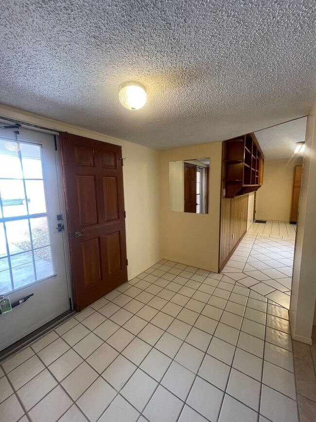 Building Photo - Charming 4 Bedroom/2 Bathroom House Near NMSU