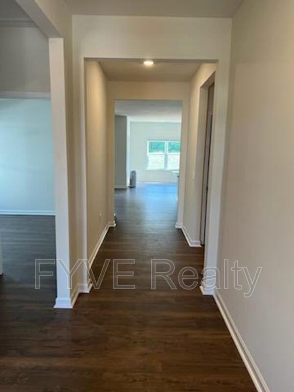 Building Photo - 1311 Hampton Pl Cir