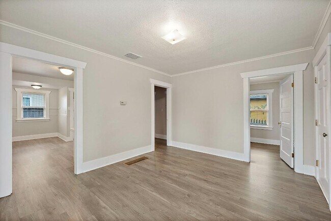 Foto del edificio - Charming Corner-Lot Tacoma Home with Huge ...