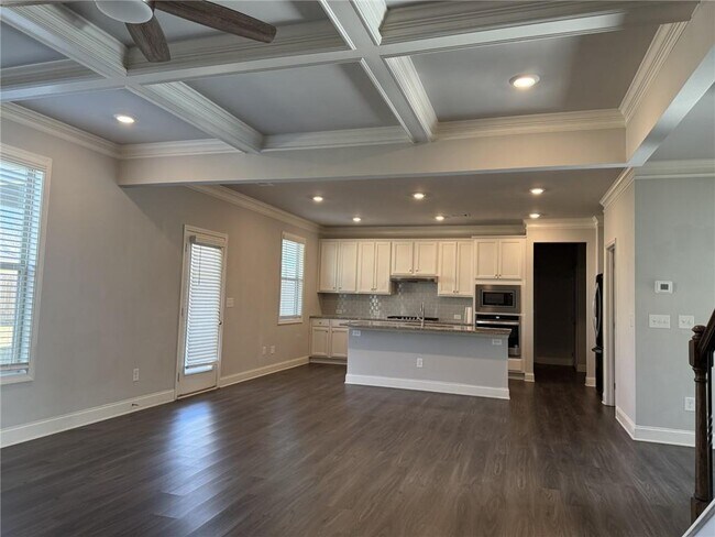 Building Photo - 4671 Silver Oak Dr