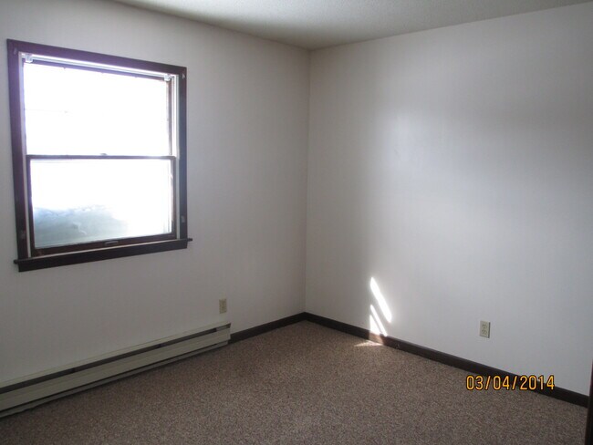 Dormitorio 1 - 101 E Maple St