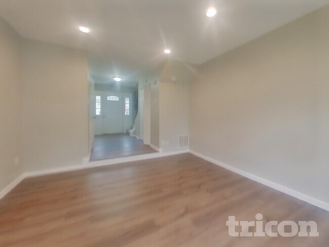 Foto del edificio - 3281 Ryon Ct