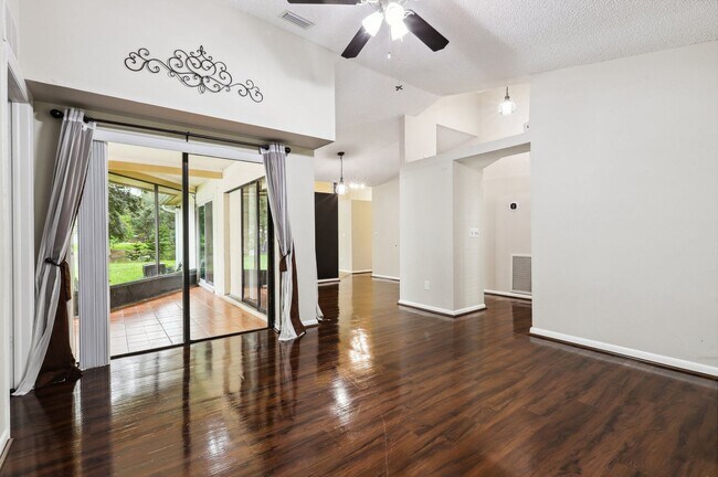 Building Photo - 3 Bedroom / 2 Bath Home in Lutz