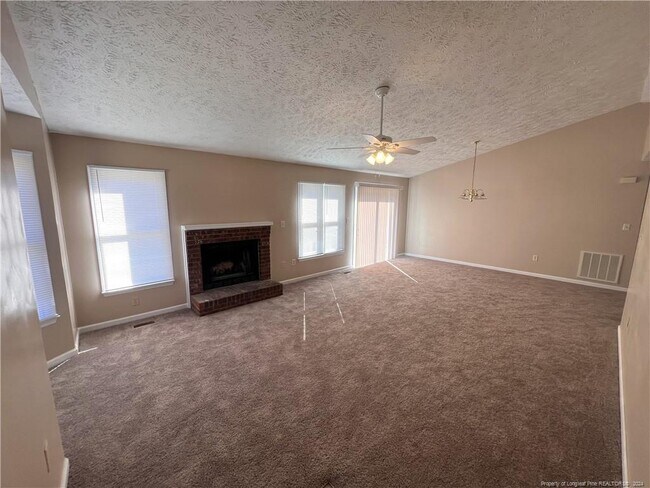 Building Photo - 4152 Village Dr