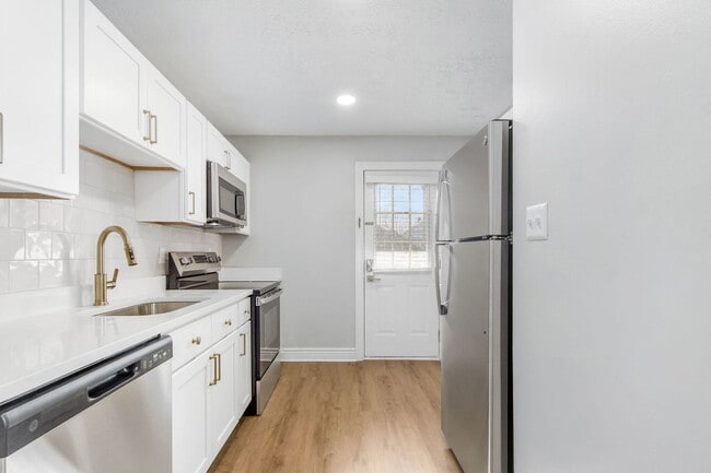 Building Photo - 424 E Mithoff St