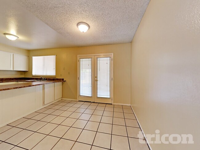 Building Photo - 4302 N 79th Ave
