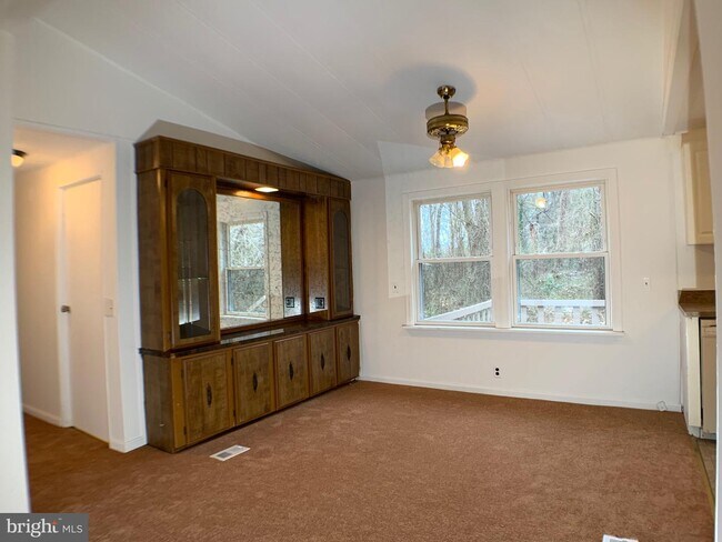 Building Photo - 13525 Main Ave