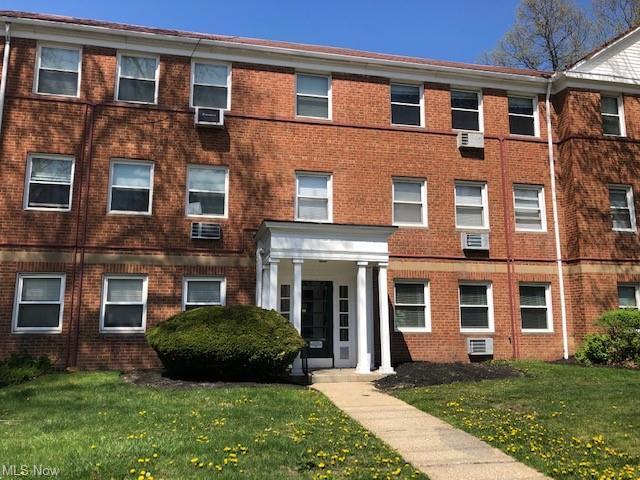 Foto del edificio - 13809 Cedar Rd