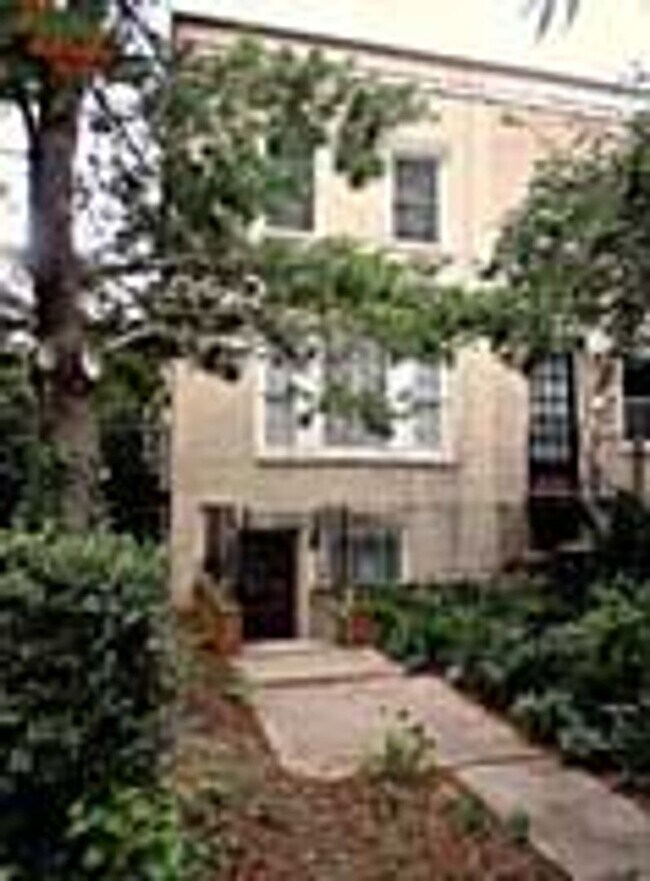 Building Photo - 1900 17th St NW