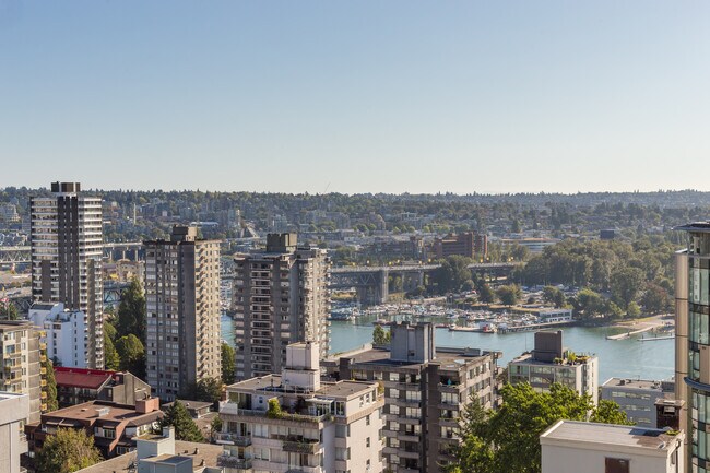 Building Photo - Hendry House