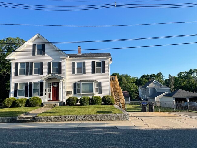 House - private parking/entry - 23 Summer St