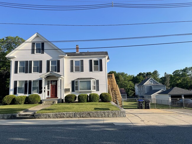 House - private parking/entry - 23 Summer St