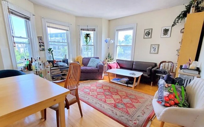 Foto del edificio - 757 Somerville Ave