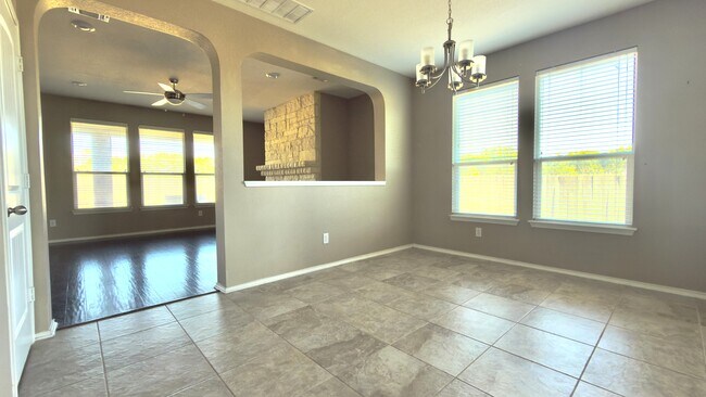 Building Photo - 105 Golden Bear Dr
