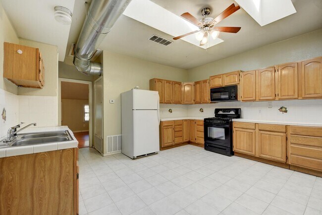 Foto del edificio - 4405 Barrow Ave