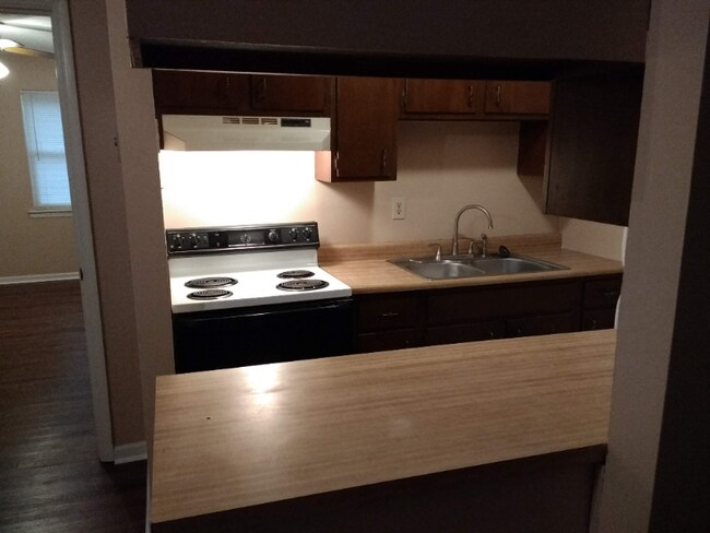 Foto del edificio - 1310 Louisville Rd