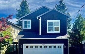 Building Photo - 10506 N Park Ave N