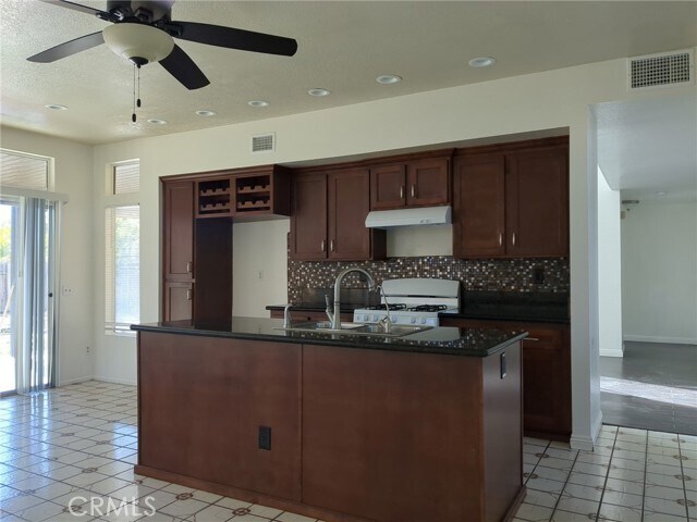Building Photo - 23591 Lake Valley Dr