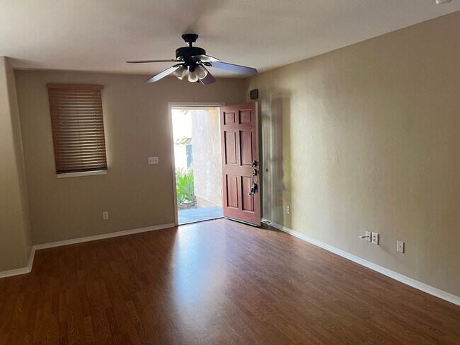 Building Photo - 3 Bedroom Home