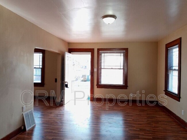 Foto del edificio - 644 Greenlawn Ave