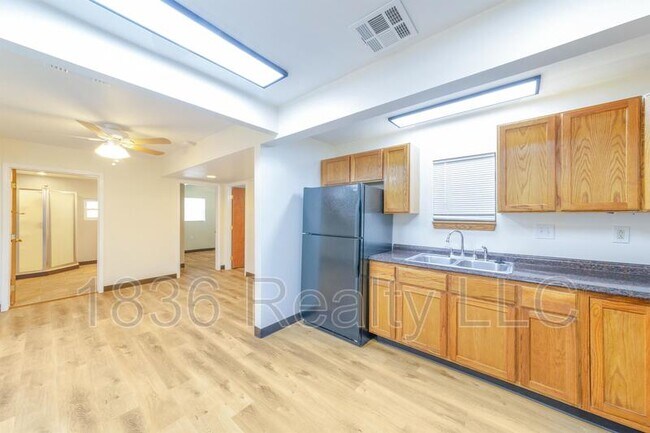 Foto del edificio - 102 E 52nd St