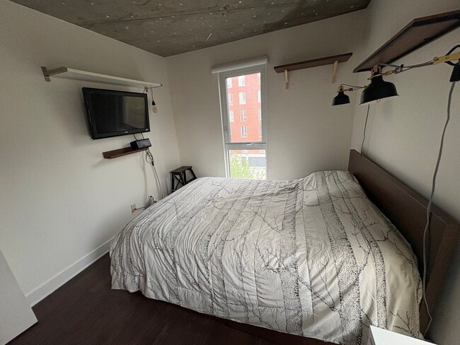 Building Photo - Suites Kennedy
