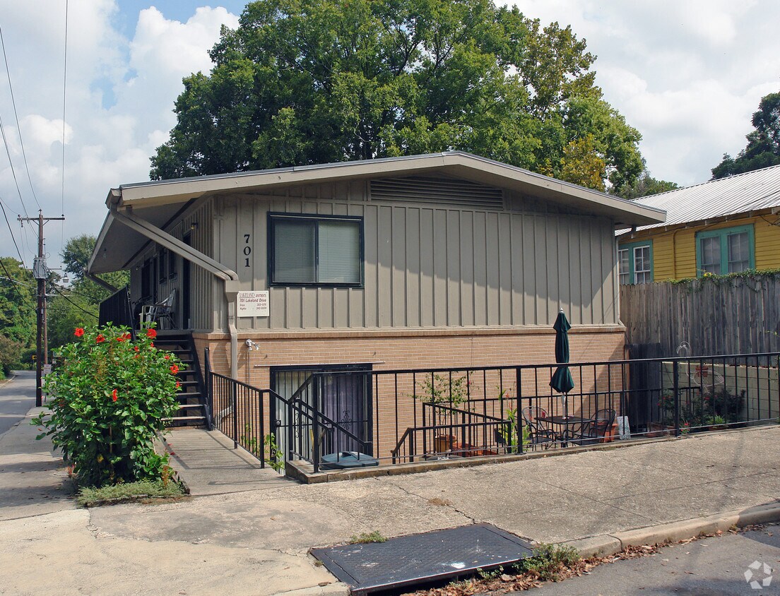 Primary Photo - 701 Lakeland Dr