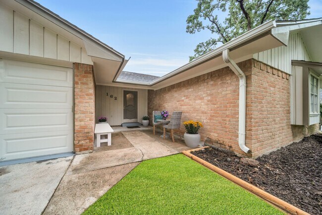 Foto del edificio - 162 Greenleaf Ln