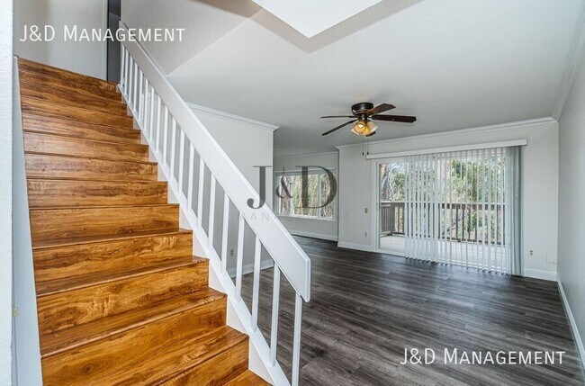 Building Photo - 10611 Caminito Basswood