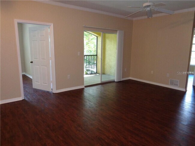 Foto del edificio - 10205 Courtney Palms Blvd