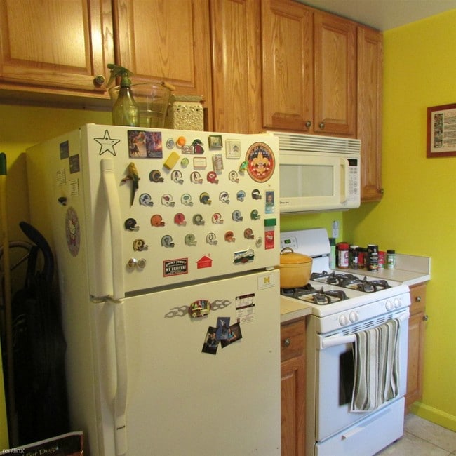 Building Photo - 1 br, 1 bath  - 32461 Lenawee St