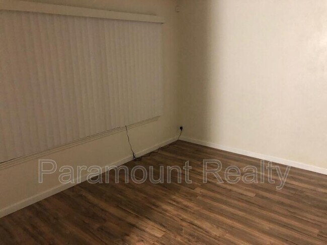 Foto del edificio - 3617 Lisbon Dr